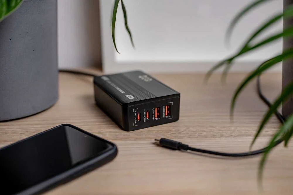 Newell GaN Tech T-power 100 W tinklo įkroviklis