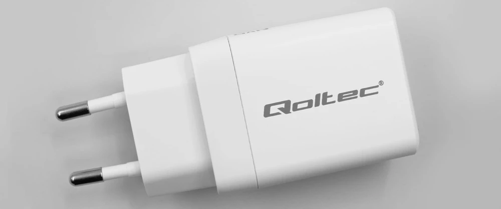 Adapteris Įkroviklis maitinimo 45W gan 5-20V 1.5-3A 1 x usb-c pd usb qc 3.0 baltas Qoltec