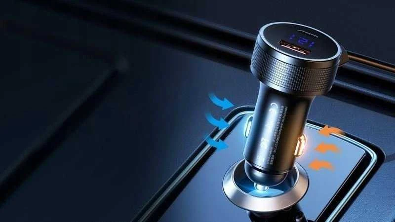 Automobilinis įkroviklis REMAX RCC336 52.5W su USB-C + Lightning spyruokliniu kabeliu, greitas