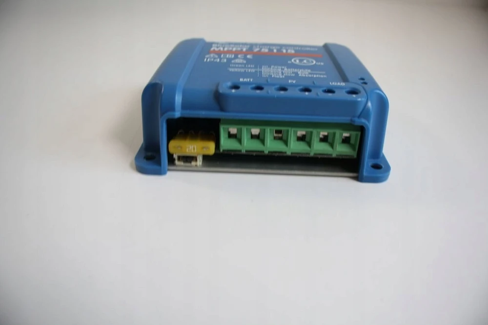 Oem Victron Energy BlueSolar MPPT 75/15 įkrovimo valdiklis