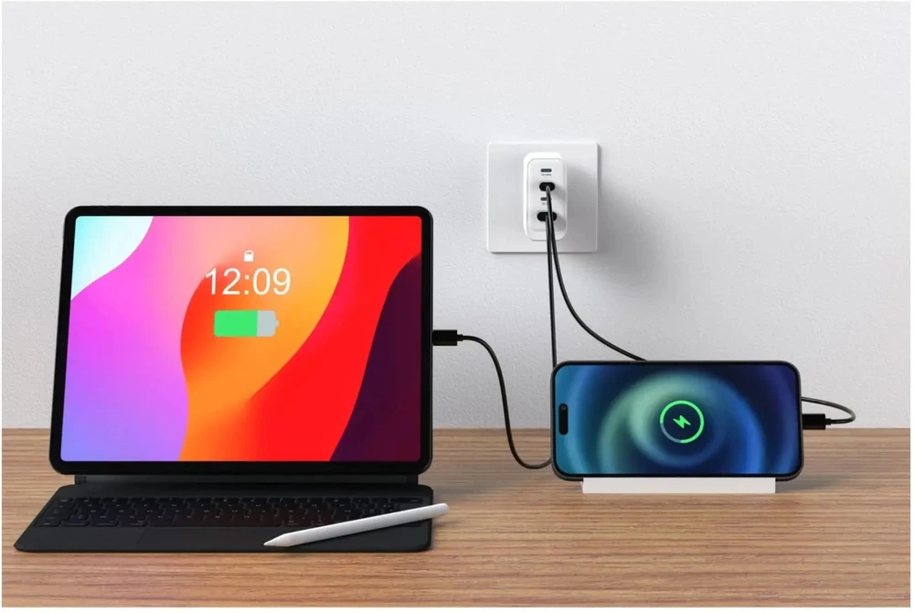 Įkroviklis Swissten Core GaN 1x USB-A 3x USB-C 100W (22071610)