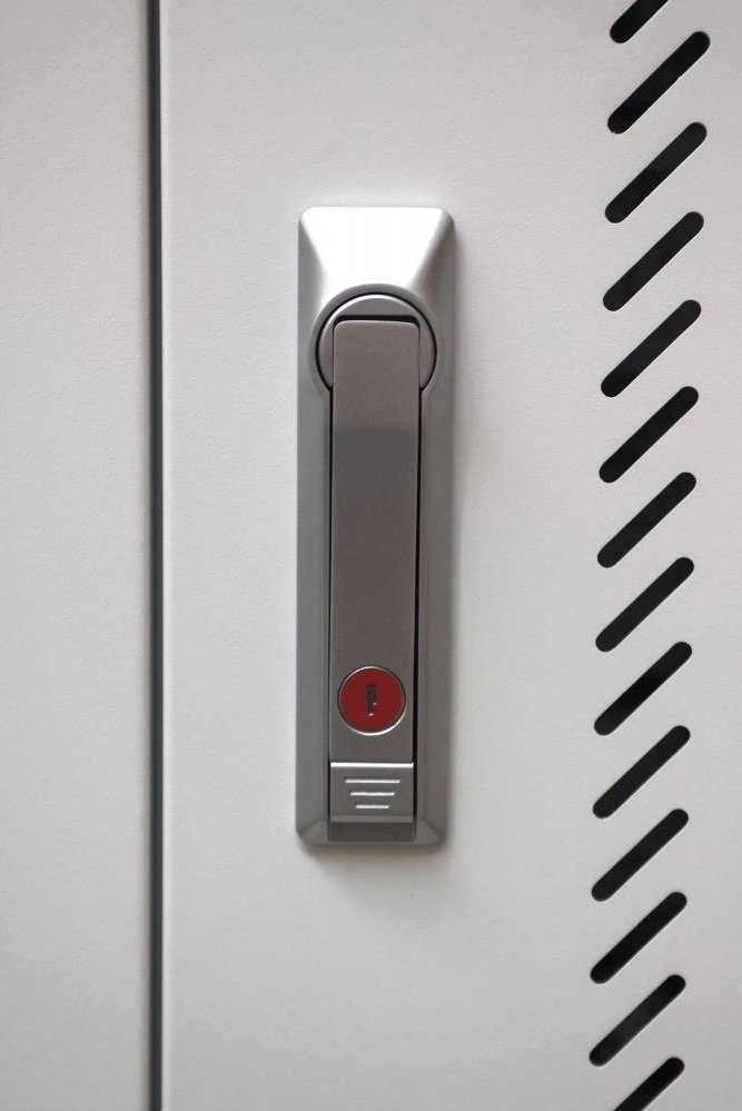 „Techly 108880“ 30 įrenginių įkrovimo stotelė, 30 kintamosios srovės lizdų, 30 USB prievadų