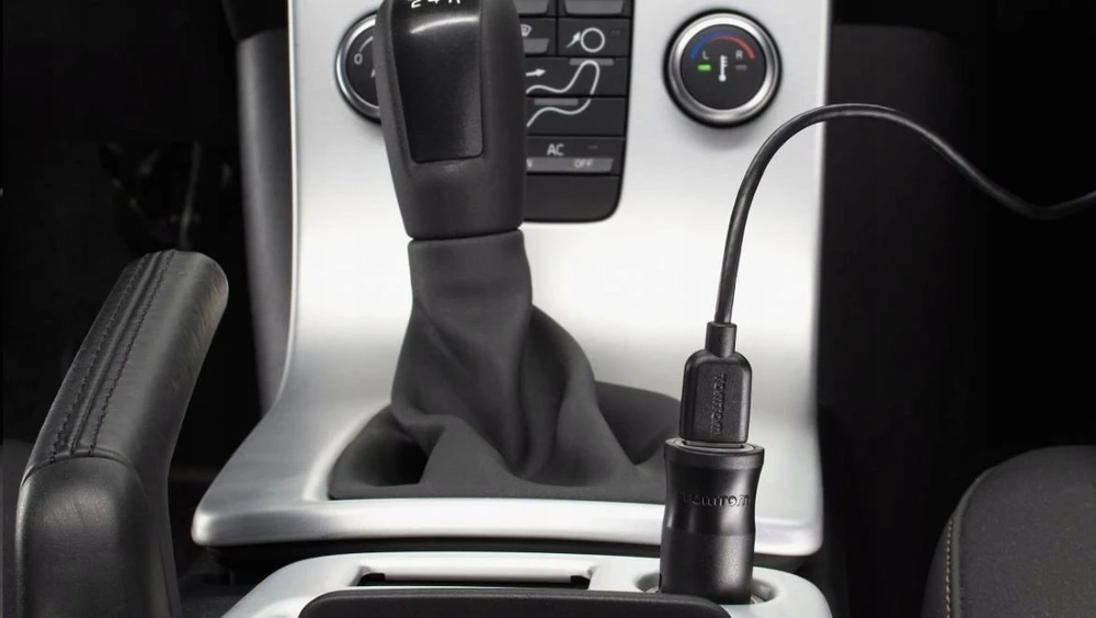 Įkroviklis automobilis TomTom + kabelis USB