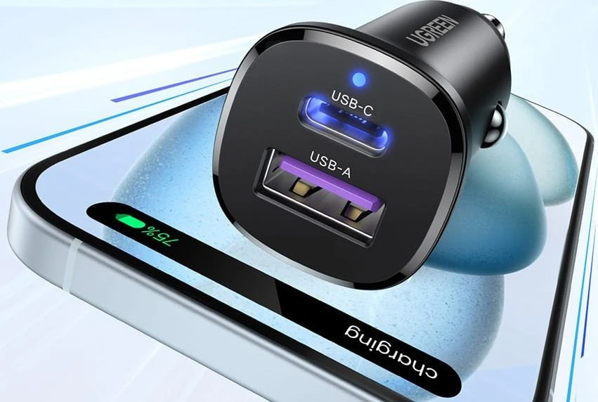 Automobilinis įkroviklis 30W USB-C + USB UGREEN EC305 juodos spalvos