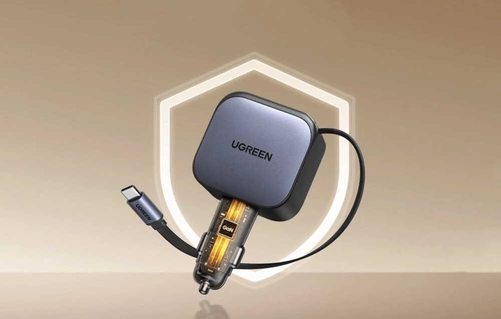 UGREEN greitas automobilinis įkroviklis su ištraukiamu laidu, 145 W, 3 prievadų, 2 x USB-C, 1 x USB-A, GaN, sidabrinis