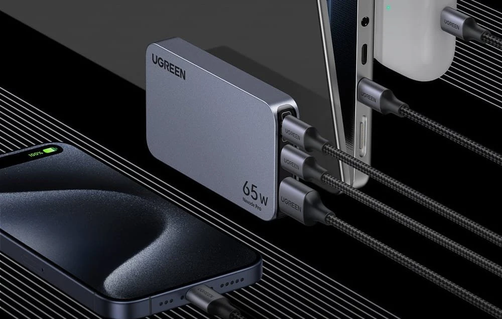 Mobiliųjų įrenginių ir nešiojamųjų kompiuterių sieninis įkroviklis UGREEN Pro 65W 3-Port GaN Ultra-Slim, su greituoju įkrovimu