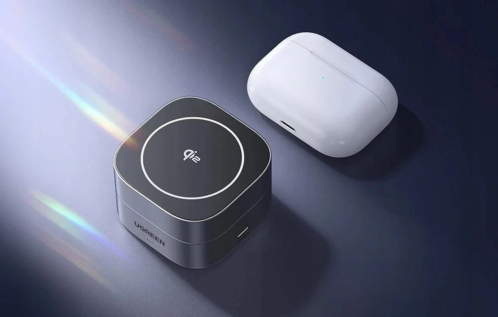 „Ugreen W702 3in1“ indukcinis įkroviklis su „MagSafe“ / „Qi2“ ir USB-C prievadu telefonui / ausinėms – juodos spalvos