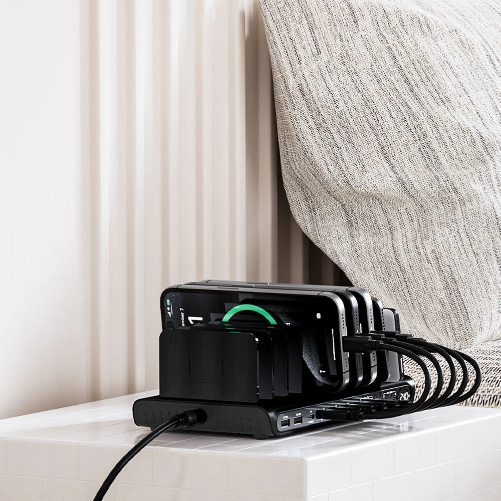 „Unitek“ 10 prievadų USB-C ir USB-A įkrovimo stotelė, 240 W