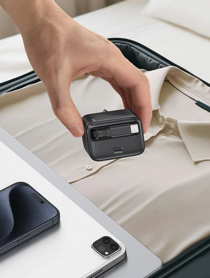 USAMS įkroviklis 1xUSB-C su ištraukiamu USB-C PD+QC 30W Gan greitas įkrovimas baltos spalvos