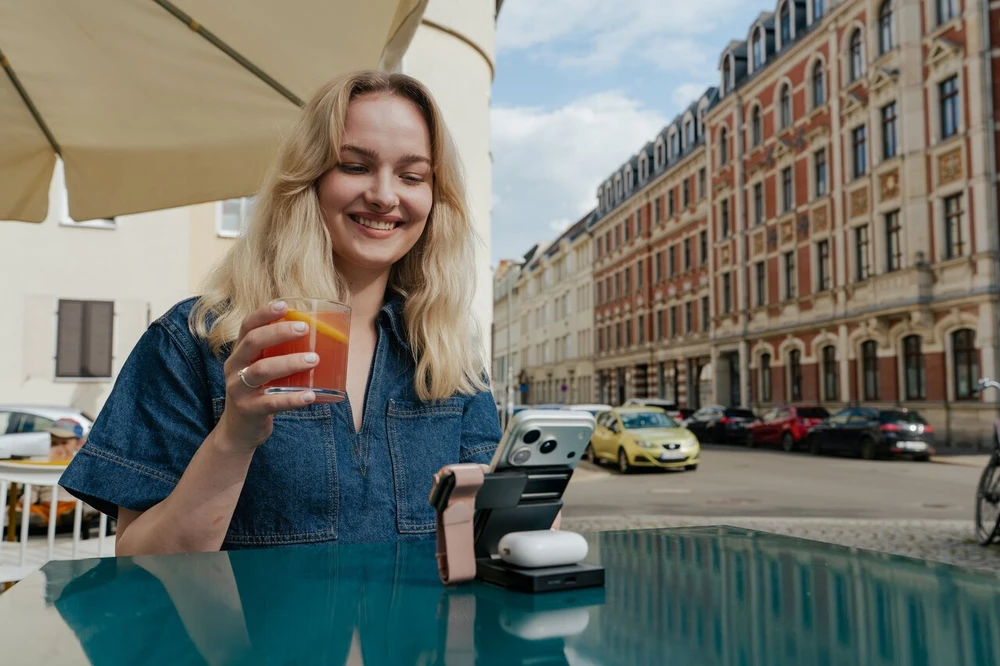 „Verbatim Charge ‘n’ Go Qi2 3-in-1“ magnetinė belaidė išorinė baterija, 5000 mAh, USB-C, Pilkas