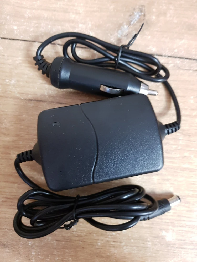 Įkroviklis Xoro Xoro CA1224, Stabilisierter 12V/24V KFZ Adapteris