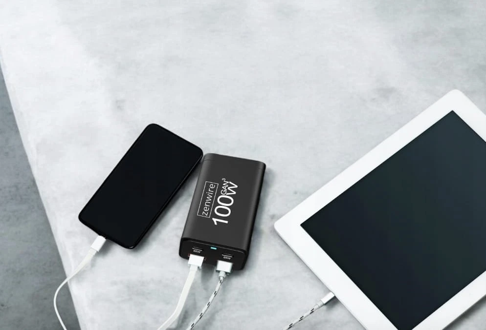 Įkroviklis Zenwire Įkroviklis Sieciowa Maitinimo šaltinis 100W Kostka GaN III Kabelis AC 2x USB-C 65W 2x USB-A YMS-608