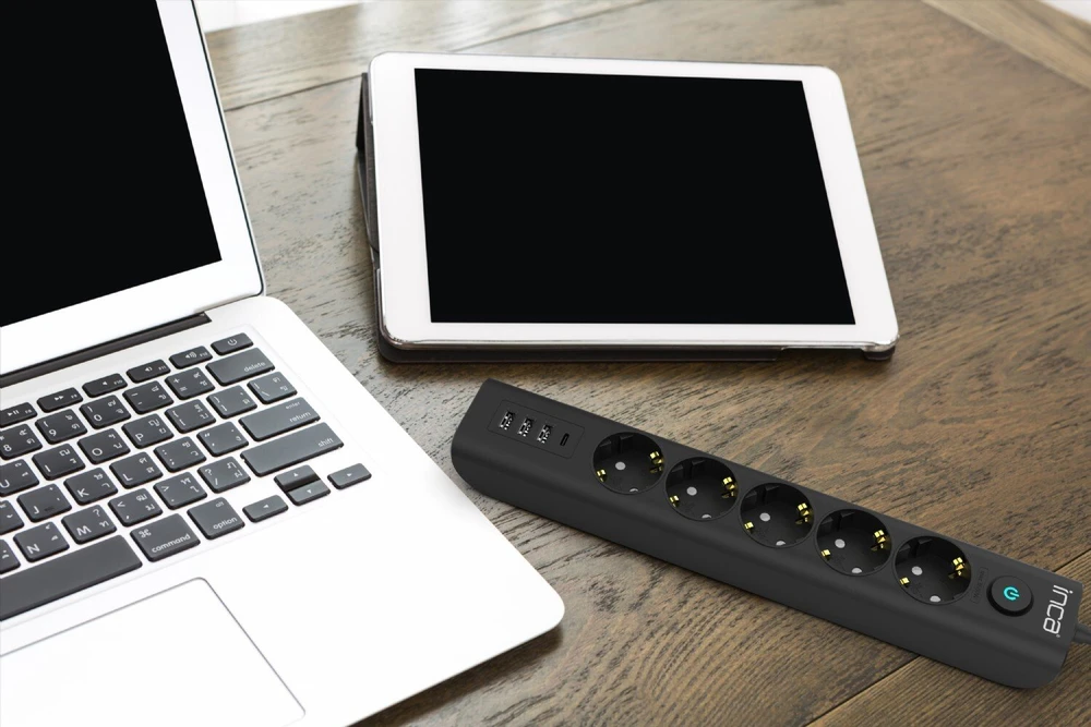 Inca INCA maitinimo blokas IPW-44TU 5 lizdų 3xUSB-A+1xUSB-C 1.5m