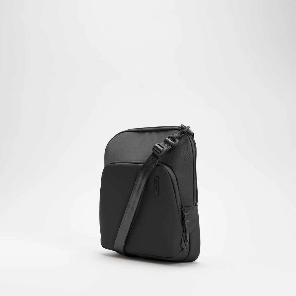 Incase A.R.C. Crossbody Bag - Juoda