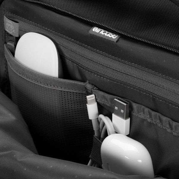 Incase ARC Travel Pack kuprinė, juoda