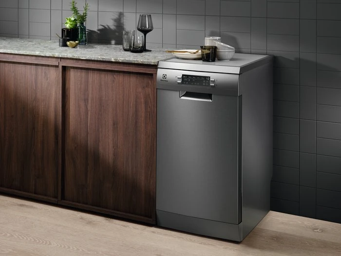 45 cm pločio ner.plieno spalvos indaplovė Electrolux ESA63200SX