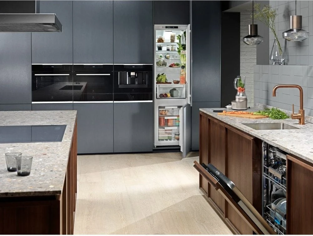 60 cm. pločio įmontuojama indaplovė Electrolux EEC67310L