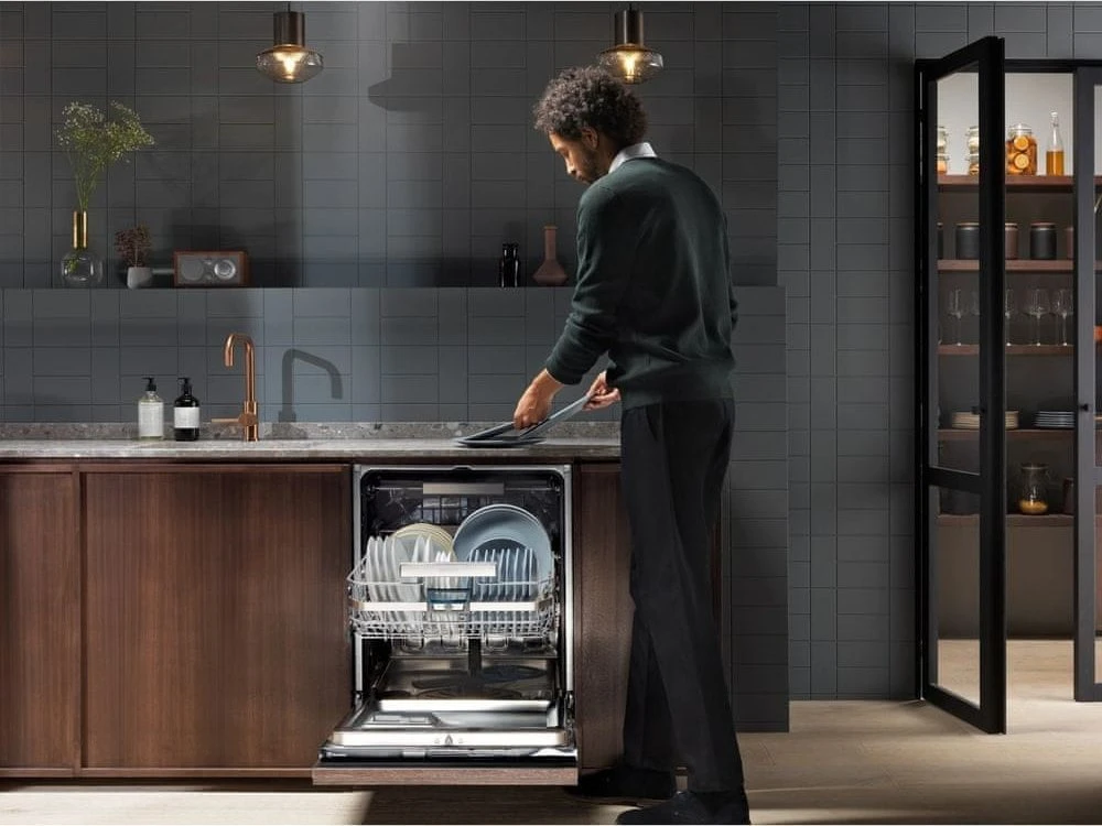 60 cm. pločio įmontuojama indaplovė Electrolux EEC67310L