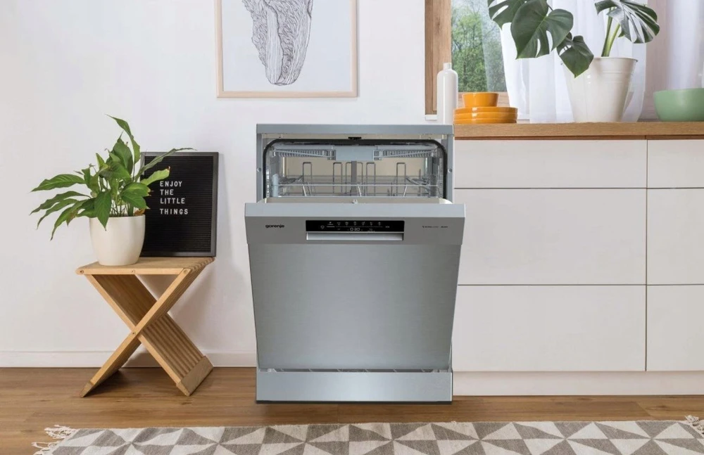 Indaplovė Gorenje GS643E90X | Pastatoma | Plotis 59.9 cm | 6 programos | E klasė| Ekranas | AquaStop funkcija | Sidabrinė