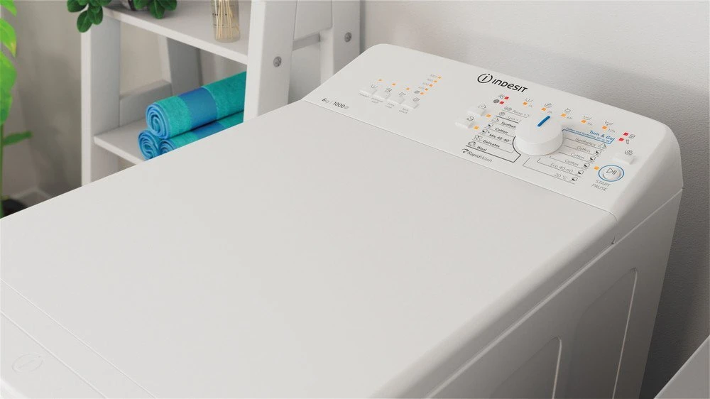 INDESIT | Skalbimo mašina | BTW L60400 EE/N | Energy efficiency class C | Top loading | Skalbimo talpa 6kg | 950 RPM | Gylis 60 cm | Plotis 40 cm | Baltas