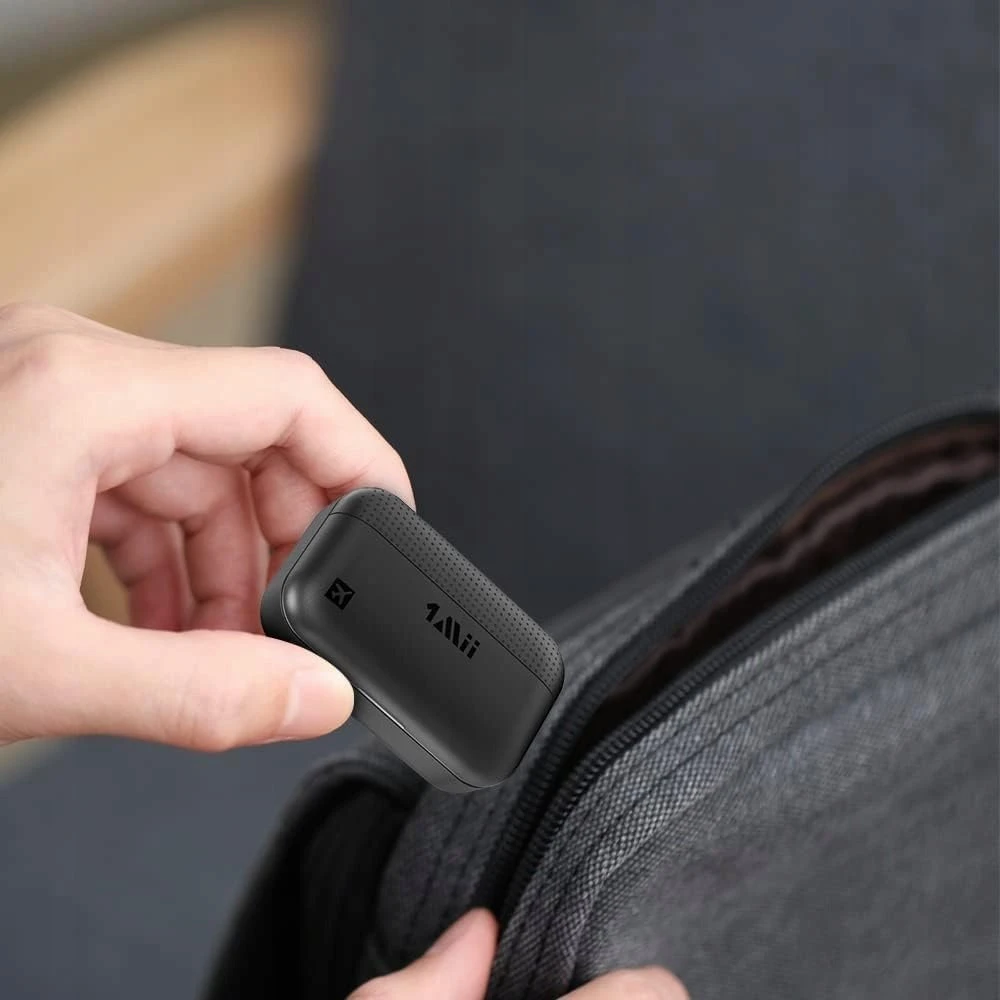 „InLine ®“ lėktuvo „Bluetooth“ garso siųstuvas, BT 5.0, aptX HD/LL, skrydžio adapteris su įkrovimo dėklu