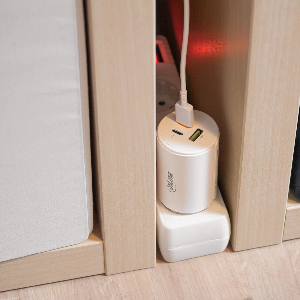 InLine® USB PD maitinimo šaltinis, GaN įkroviklis, 3 prievadų, dvigubas USB-C + USB-A, 65 W, baltas