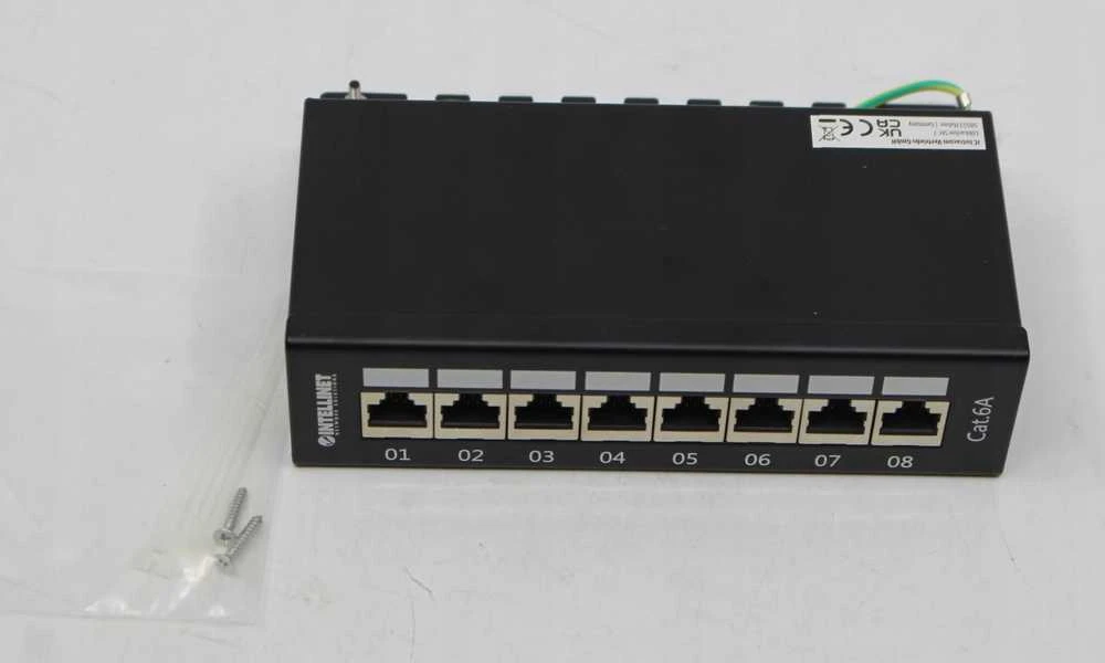 „Intellinet Network Solutions“ INTELLINET 8 prievadų „Cat6a“ FTP darbalaukio juodas