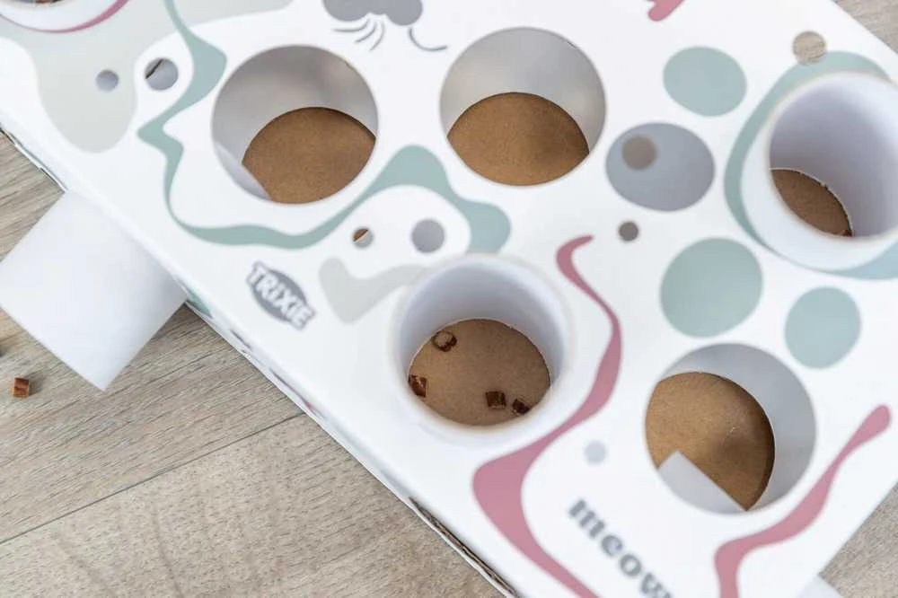 Trixie Interaktyvi edukacinė žaislų dėžutė katei Trixie Cat Activity Paws'n'Treats Box, 35×7×20 cm