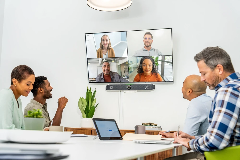 Internetinė kamera Poly Studio X52 Videobar All-in-One Baltas (8D8K2AA#ABB)