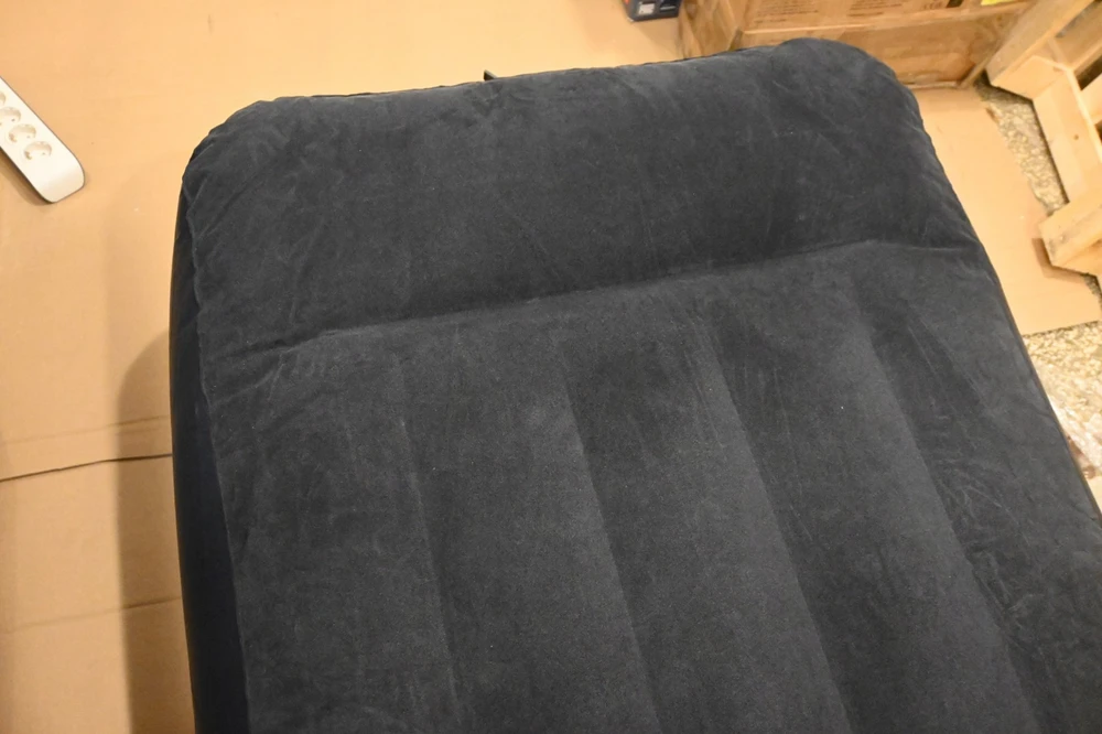 Veliūrinis čiužinys 191x99x42cm su įmontuotu elektriniu siurbliu INTEX 64122ND