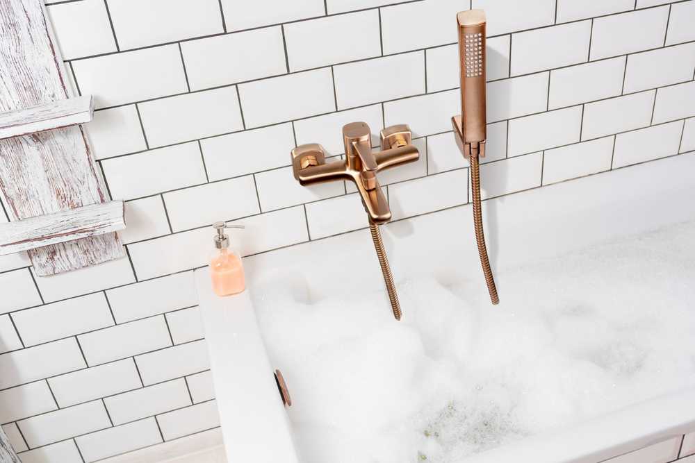 Rinkinys prysznicowy Invena INVENA GLAMOR bathroom faucet, copper color, with shower system