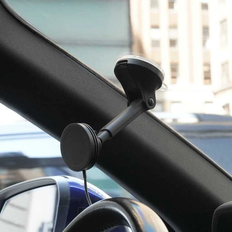 „iOttie Velox MagSafe Qi2“ belaidis laikiklis prie prietaisų skydelio ir priekinio stiklo