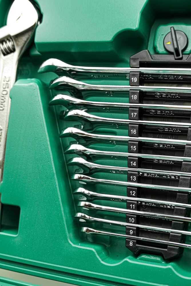 SATA Rinkinys KLUCZY 124el 1/4" 3/8" 1/2"WALIZKA