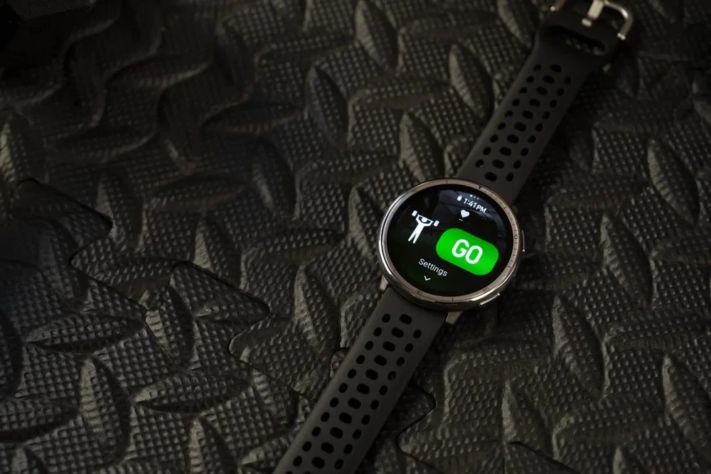 Išmanusis laikrodis - Amazfit Active 2, Sidabrinės spalvos korpusas su juodos spalvos odiniu diželiu