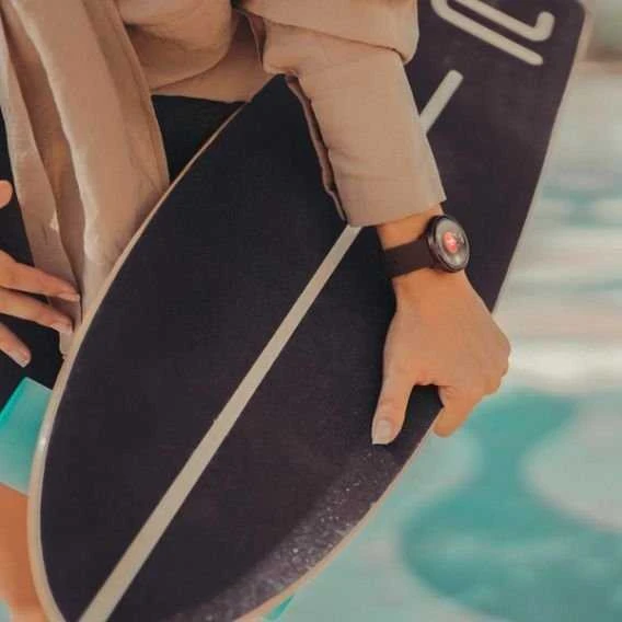 Išmanusis laikrodis Polar Ignite 3 Titanium, S-L dydžio, Juodos spalvos korpusas su rudos spalvos odiniu dirželiu (komplektacijoje papildomai juodos spalvos silikoninis dirželis)