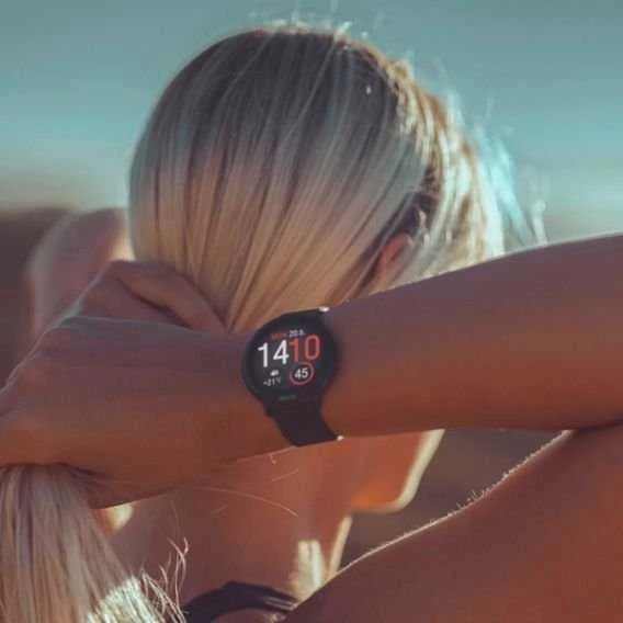Išmanusis laikrodis Polar Ignite 3 Titanium, S-L dydžio, Juodos spalvos korpusas su rudos spalvos odiniu dirželiu (komplektacijoje papildomai juodos spalvos silikoninis dirželis)