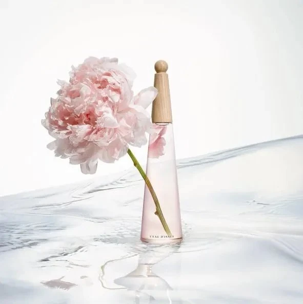 tualetinis vanduo moterim Issey Miyake Eau Issey Femme et Matiere Pivoin et 100