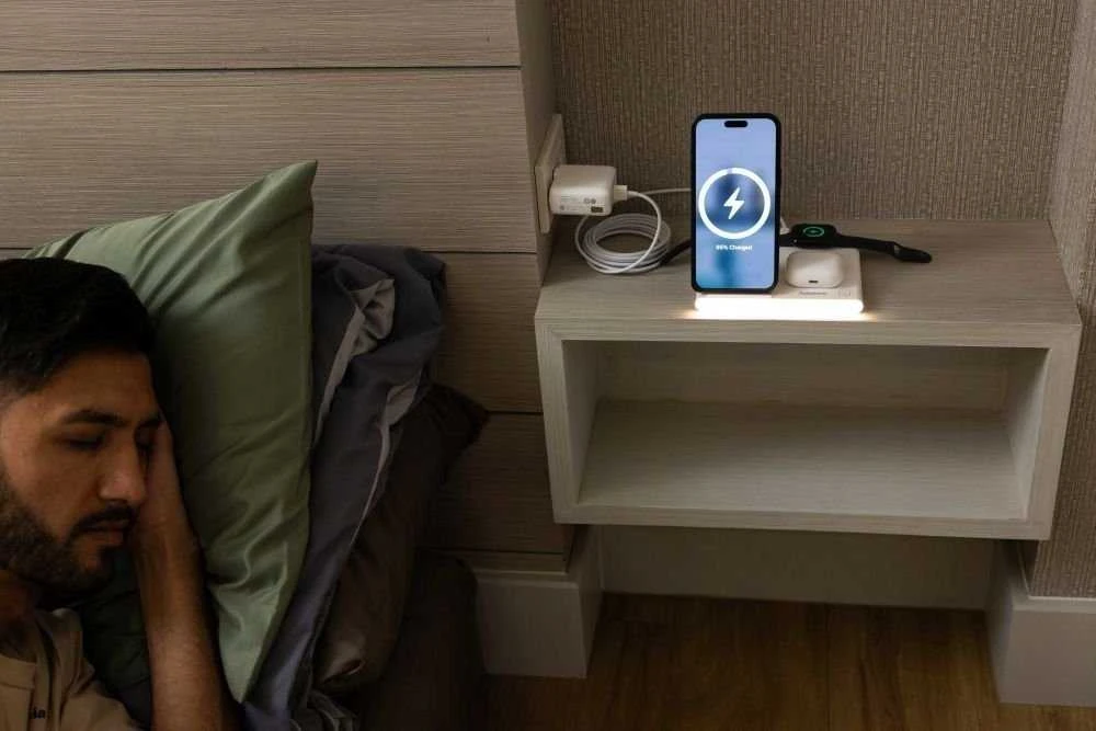 Įkroviklis Jabees PowerGlow 4w1 Qi na Telefonas Išmanusis laikrodis Ausinės Lampa LED Juodas (SB9618)