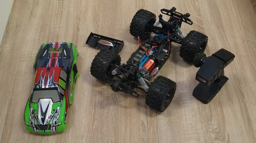 Jamara RC Monstertruck Akron LiPo baterija 5000mAh 14+