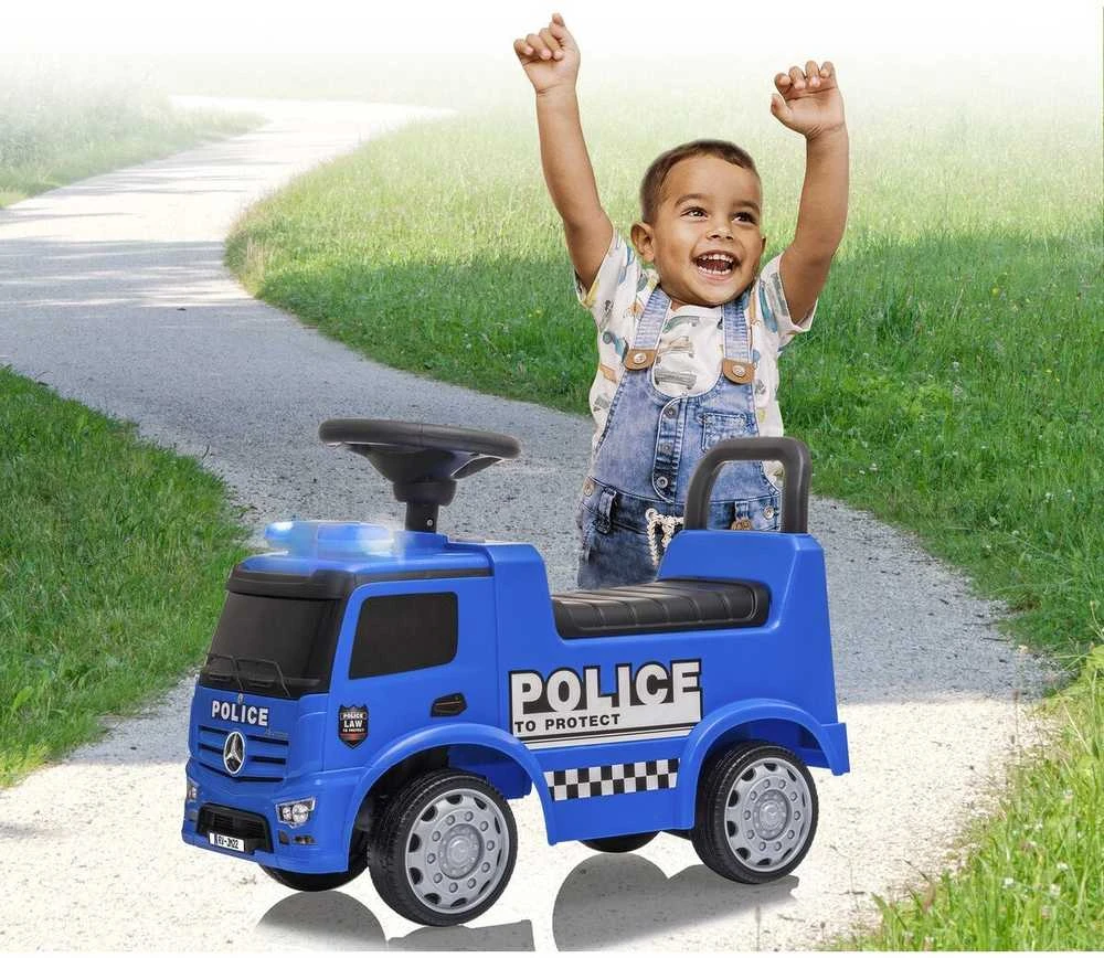 Jamara „Mercedes-Benz Antos“ policijos automobilis.