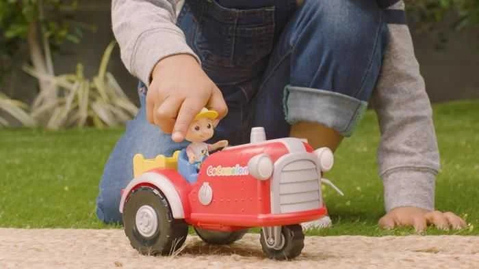 Jazwares „CoComelon“ – išskirtinė transporto priemonė vilkikui (CMW0038)