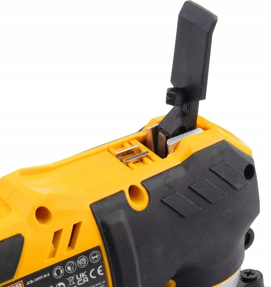 JCB 18V vibruojantis daugiafunkcis įrankis (2Ah baterija, įkroviklis, krepšys)