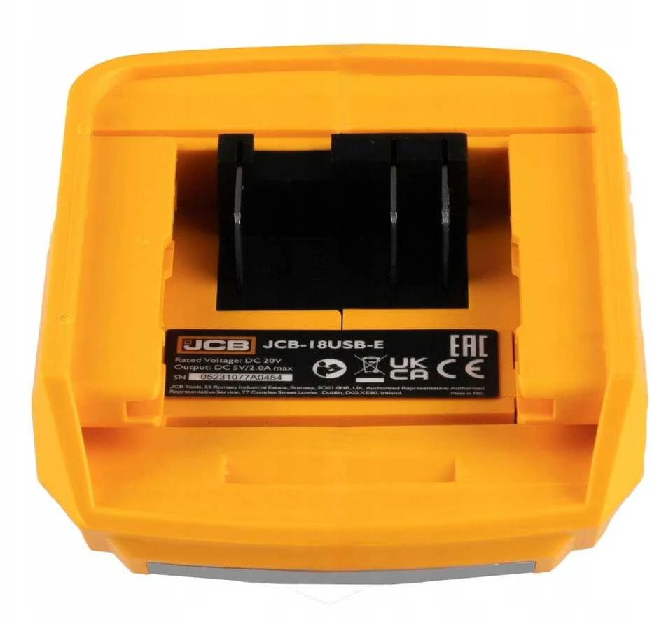 JCB USB adapterio galinis skydelis su techniniais duomenimis