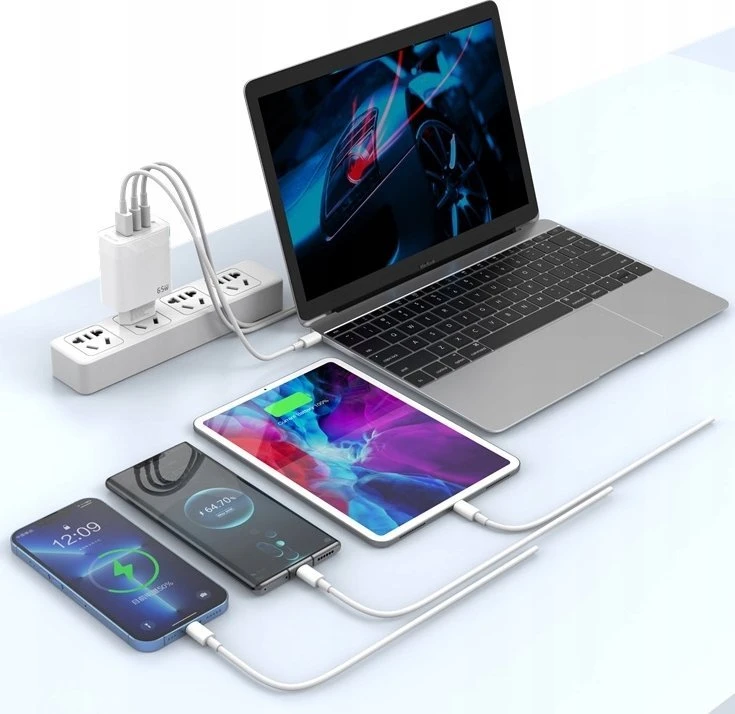 JELLICO sieninis įkroviklis C79 GaN PD 65W 2xUSB-C + 1xUSB QC3.0 + USB-C laidas - USB-C Baltas