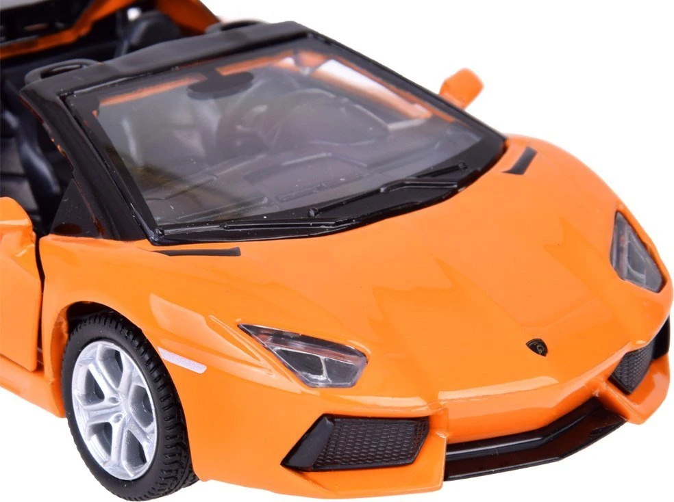 Jokomisiada automobilio metalinis modelis Lamborghini Aventador Roadster 1:32 interaktyvus ZA5053