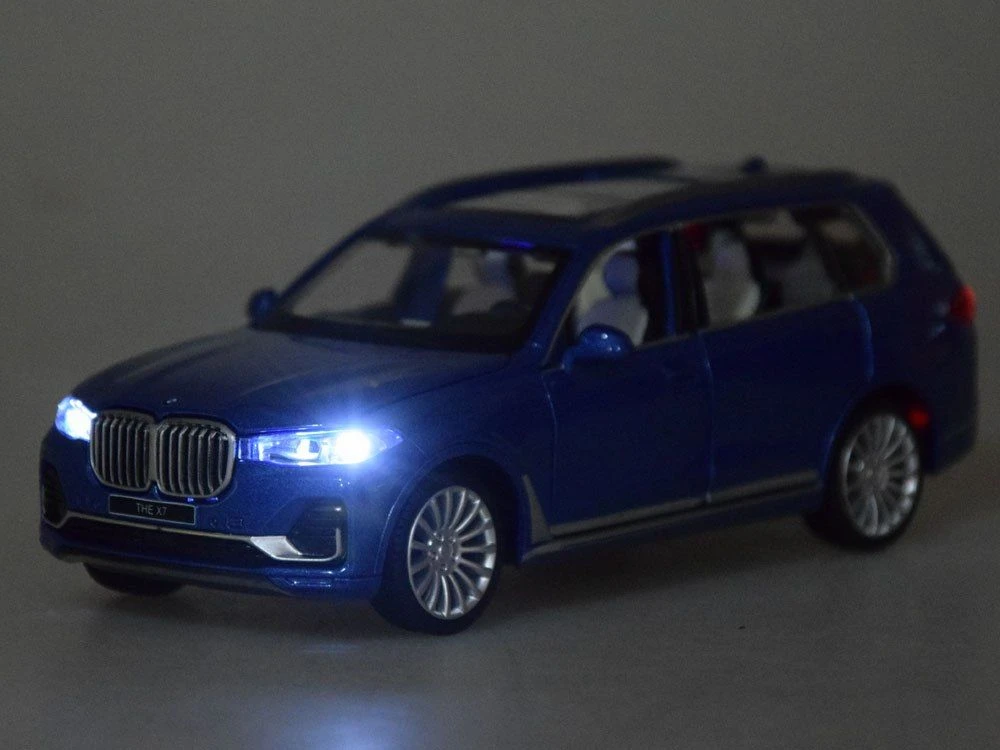 Jokomisiada Auto SUV BMW X7 1:32 metalinis automobilis ZA3756