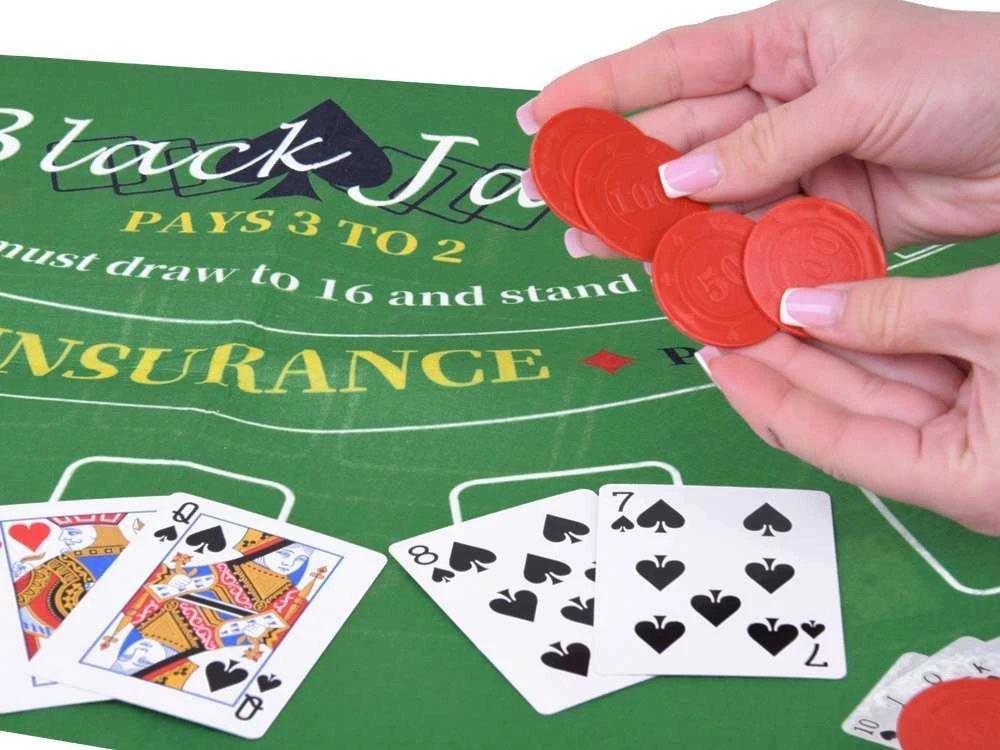 Jokomisiada Kortų žaidimo „2in1“ pokerio ir „BlackJack“ žetonų rinkinys + kortos + lenta GR0706
