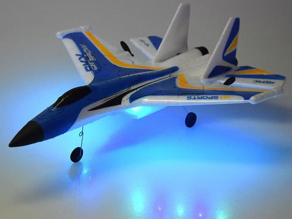Jokomisiada „Sky Show Airplane“ – lengvas sulankstomas putplasčio lėktuvas su LED ir USB varikliu RC0721