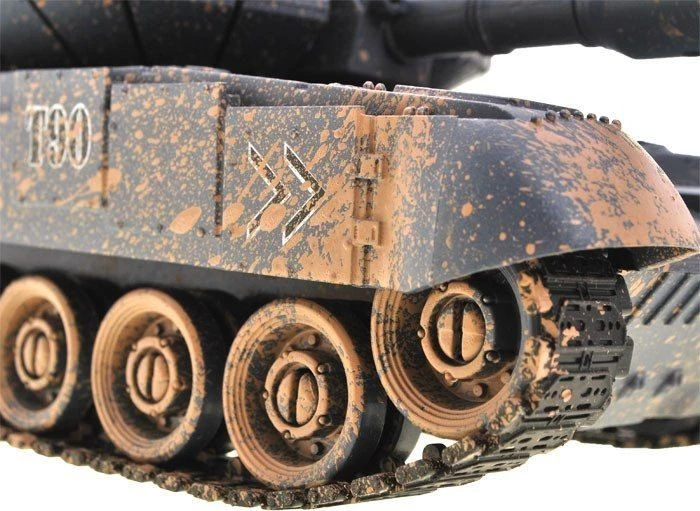 Jokomisiada kontroliuojamas TANK T90 šaudo važiuoja apšviestas RC0373