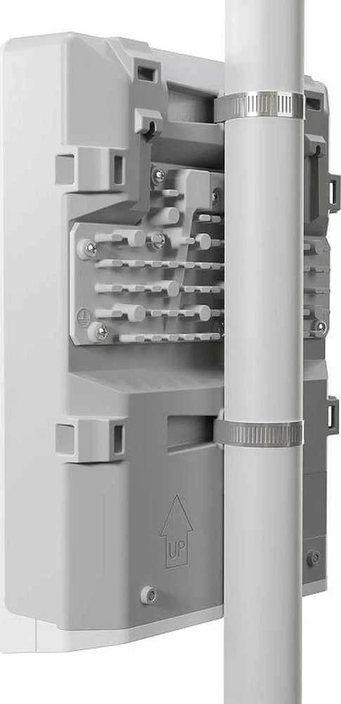 Maršrutizatorius MIKROTIK CSS610-1GI-7R-2S+OUT NETPOWER LITE 7R debesies išmanusis komutatorius 8xGE POE 2x10G SFP+
